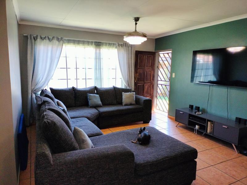 4 Bedroom Property for Sale in Doornpoort Gauteng