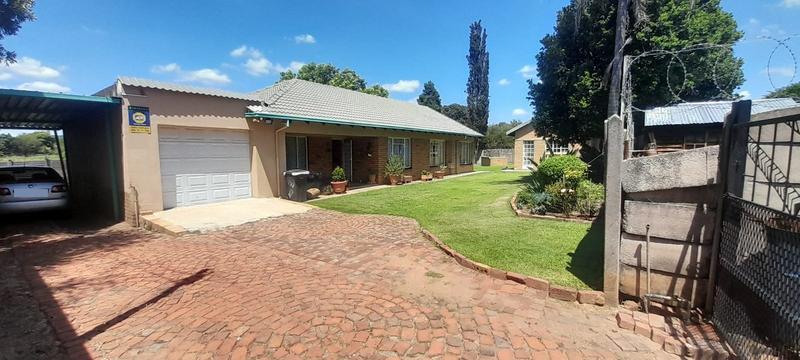4 Bedroom Property for Sale in Mountain View Gauteng