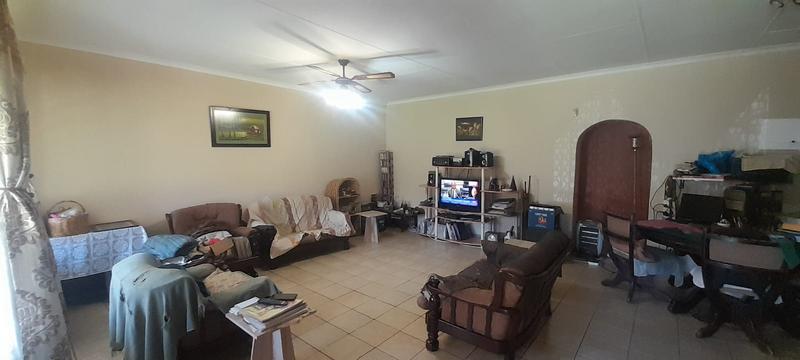4 Bedroom Property for Sale in Mountain View Gauteng