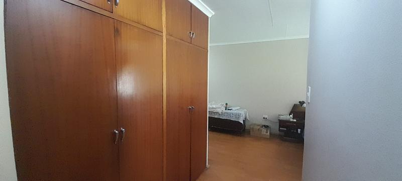 4 Bedroom Property for Sale in Mountain View Gauteng