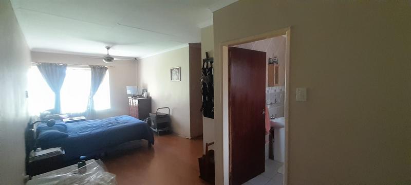 4 Bedroom Property for Sale in Mountain View Gauteng