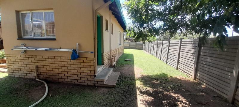 4 Bedroom Property for Sale in Mountain View Gauteng
