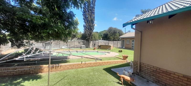 4 Bedroom Property for Sale in Mountain View Gauteng