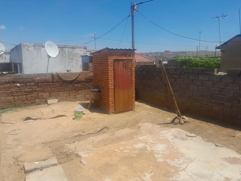 2 Bedroom Property for Sale in Thulani Gauteng