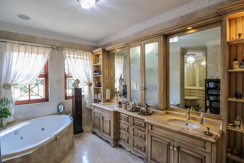 6 Bedroom Property for Sale in Chartwell Gauteng