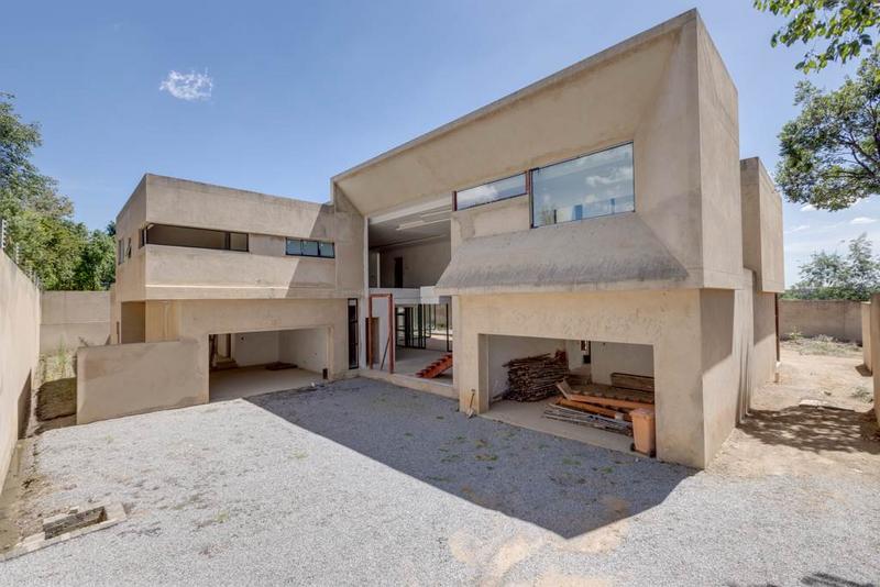 5 Bedroom Property for Sale in Hurlingham Gauteng