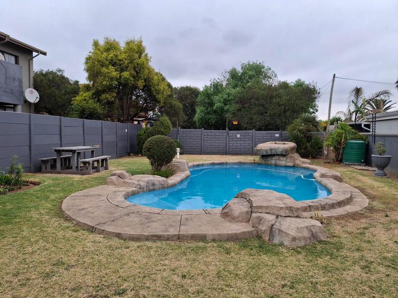 2 Bedroom Property for Sale in Rynfield Gauteng