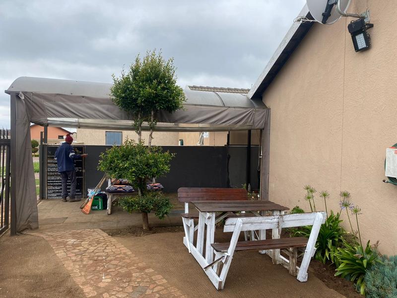 2 Bedroom Property for Sale in Windmill Park Gauteng