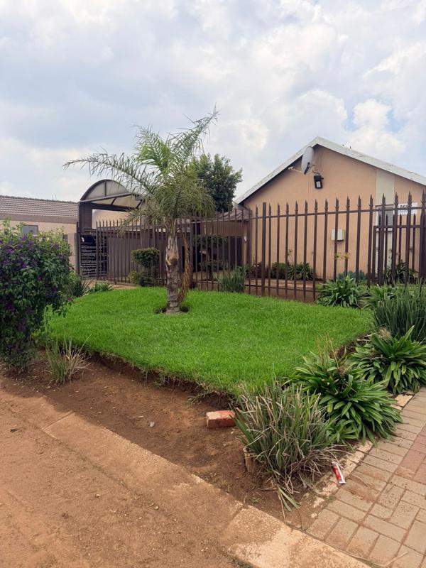 2 Bedroom Property for Sale in Windmill Park Gauteng