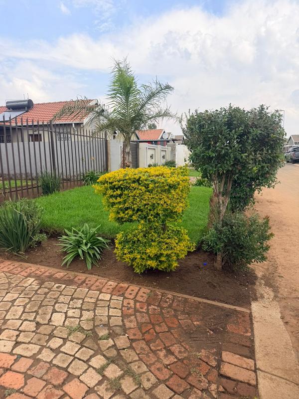 2 Bedroom Property for Sale in Windmill Park Gauteng