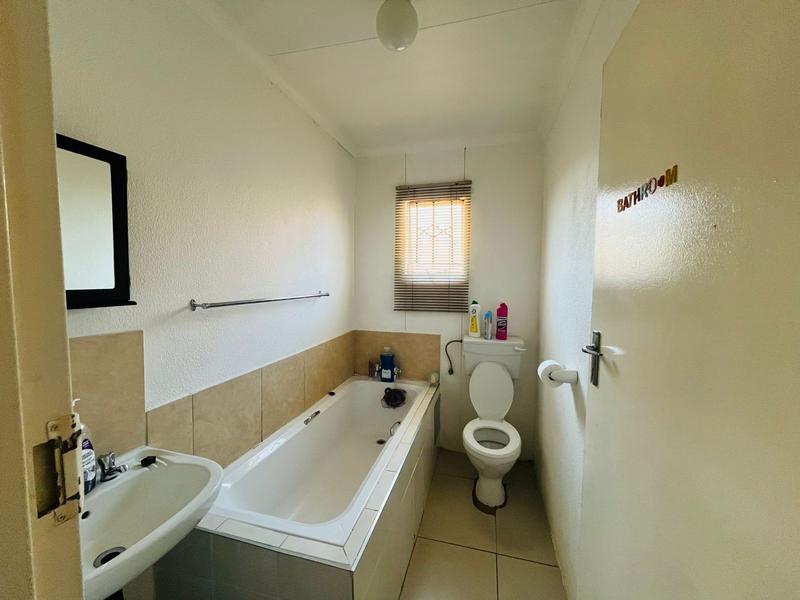 3 Bedroom Property for Sale in Windmill Park Gauteng