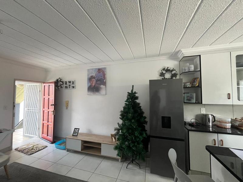 2 Bedroom Property for Sale in Linmeyer Gauteng
