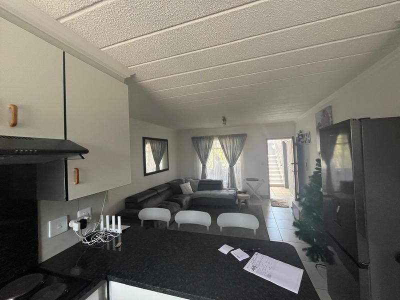 2 Bedroom Property for Sale in Linmeyer Gauteng