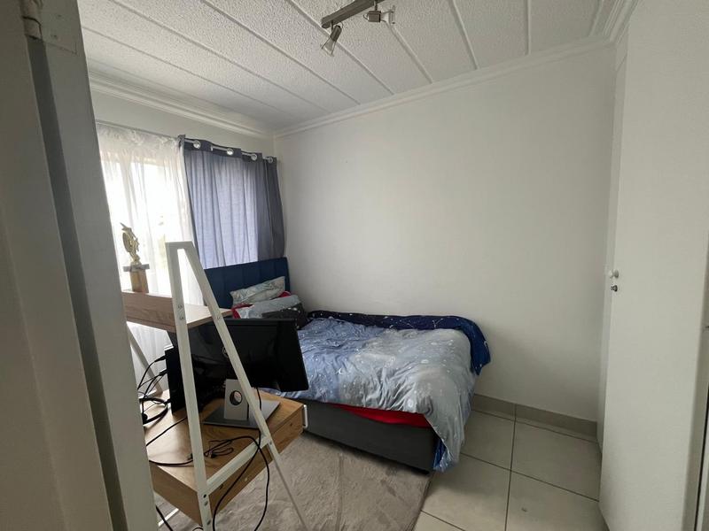 2 Bedroom Property for Sale in Linmeyer Gauteng