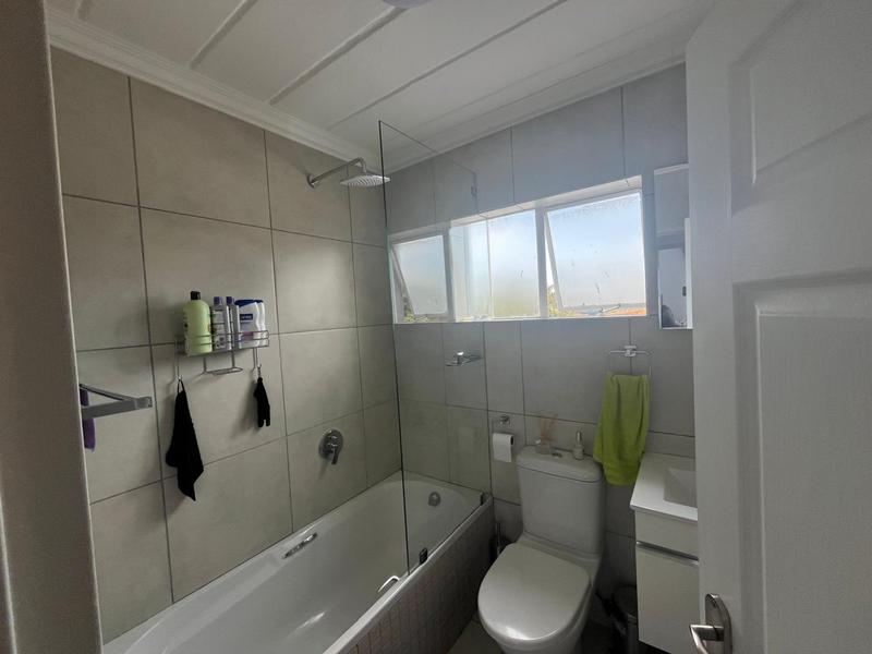 2 Bedroom Property for Sale in Linmeyer Gauteng