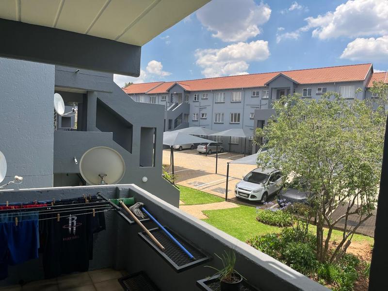 2 Bedroom Property for Sale in Linmeyer Gauteng