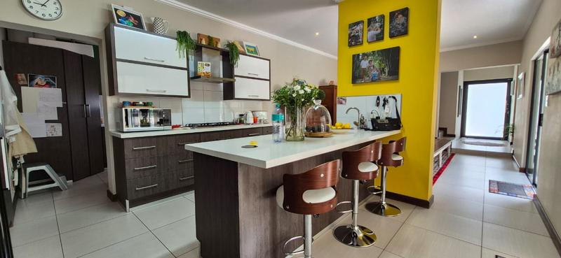 4 Bedroom Property for Sale in Midstream Ridge Gauteng