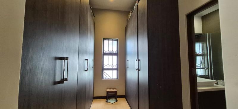 4 Bedroom Property for Sale in Midstream Ridge Gauteng