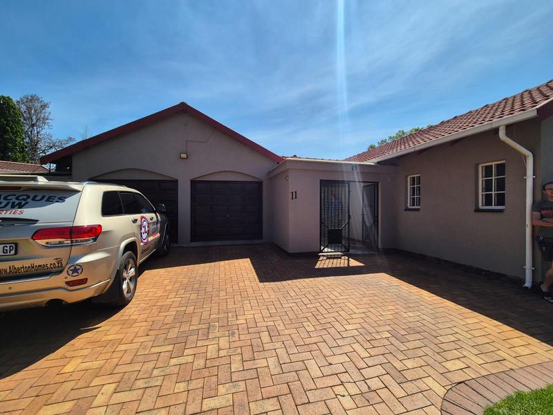 3 Bedroom Property for Sale in Brackenhurst Gauteng