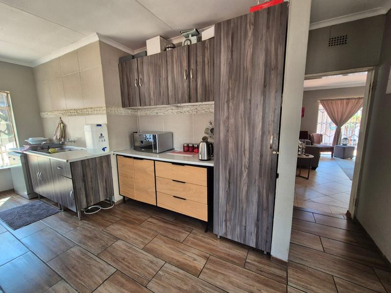 3 Bedroom Property for Sale in Brackenhurst Gauteng