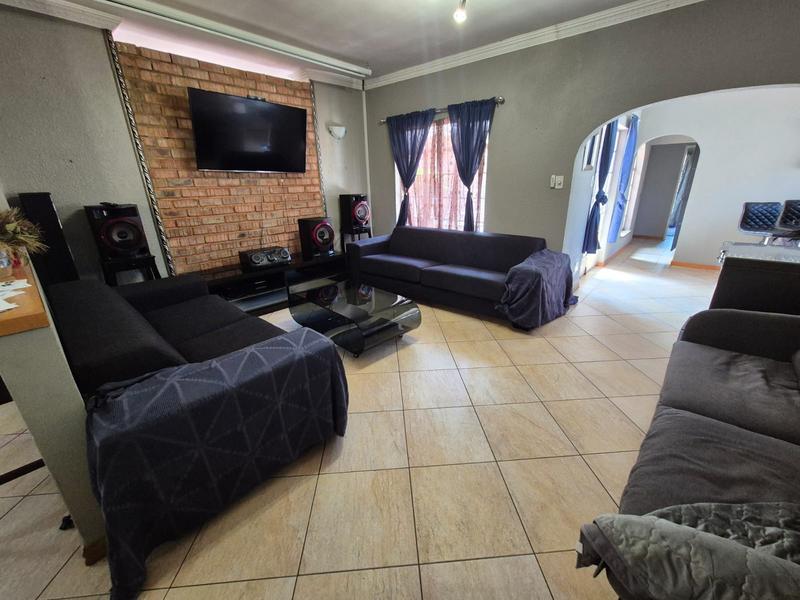 3 Bedroom Property for Sale in Brackenhurst Gauteng