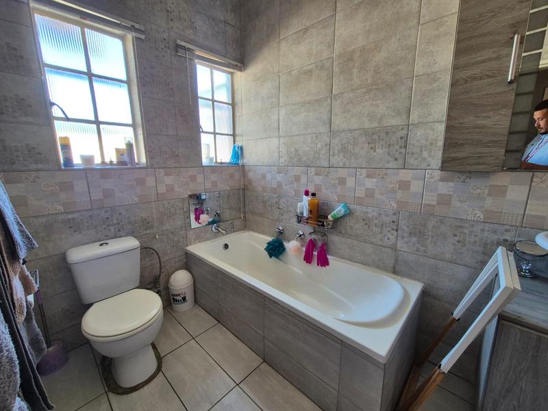 3 Bedroom Property for Sale in Brackenhurst Gauteng