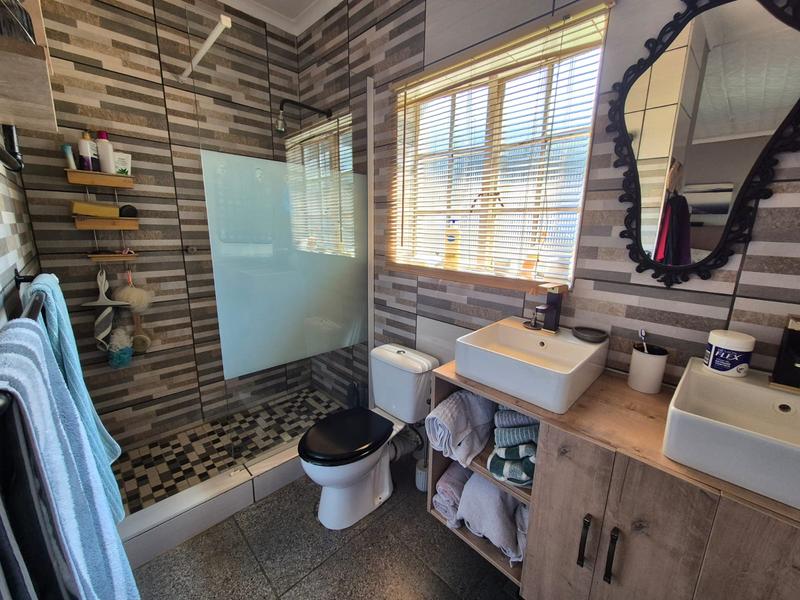 3 Bedroom Property for Sale in Brackenhurst Gauteng