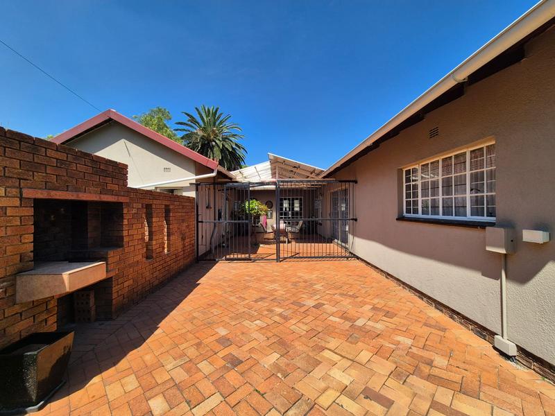 3 Bedroom Property for Sale in Brackenhurst Gauteng