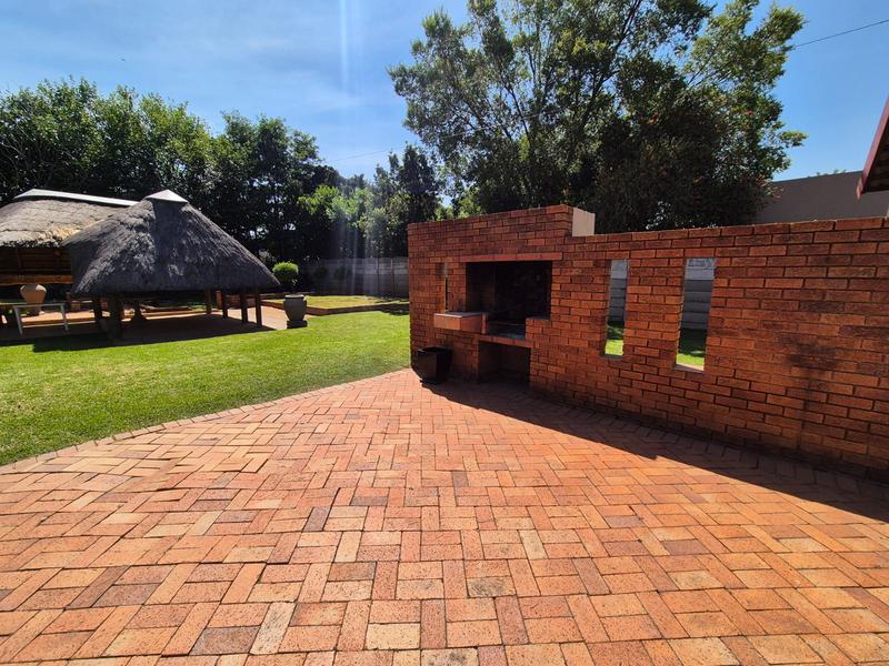 3 Bedroom Property for Sale in Brackenhurst Gauteng