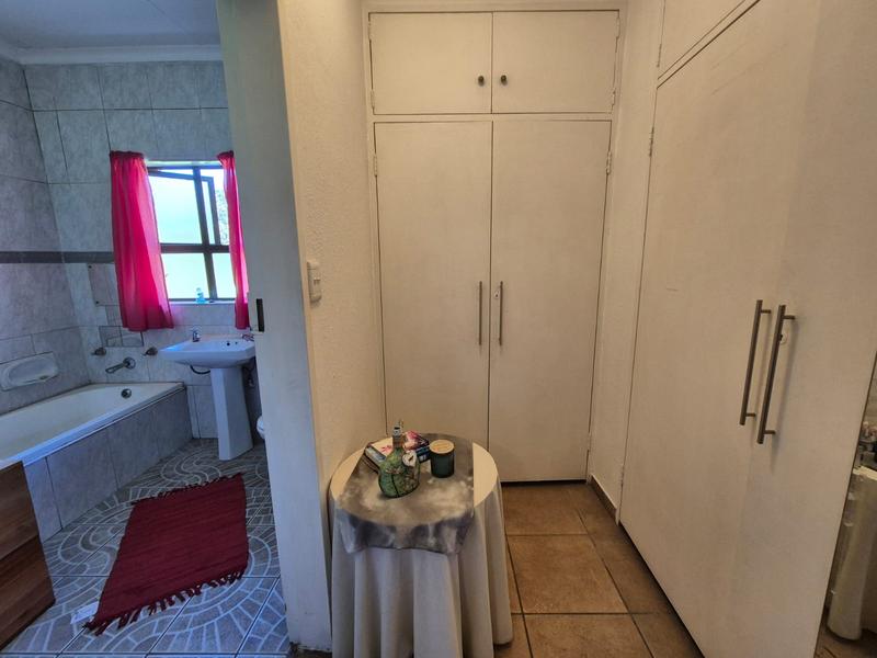 3 Bedroom Property for Sale in Brackenhurst Gauteng