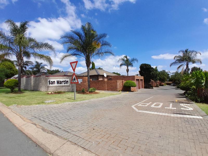 2 Bedroom Property for Sale in Heuwelsig Estate Gauteng