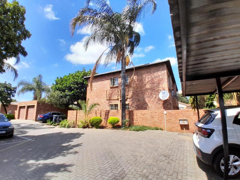 2 Bedroom Property for Sale in Heuwelsig Estate Gauteng