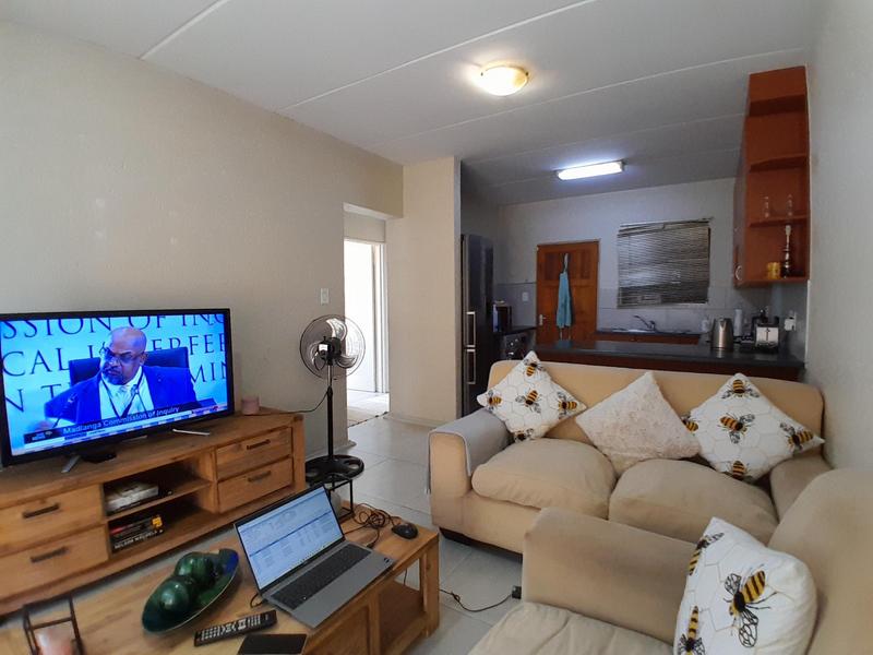 2 Bedroom Property for Sale in Heuwelsig Estate Gauteng