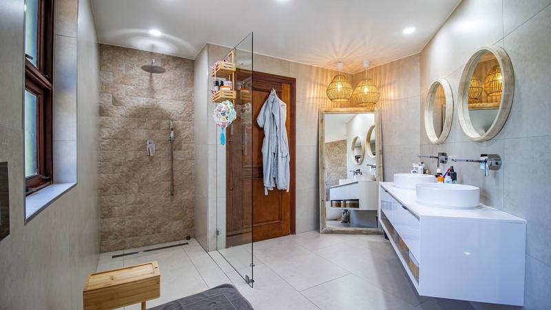 To Let 4 Bedroom Property for Rent in Bedfordview Gauteng