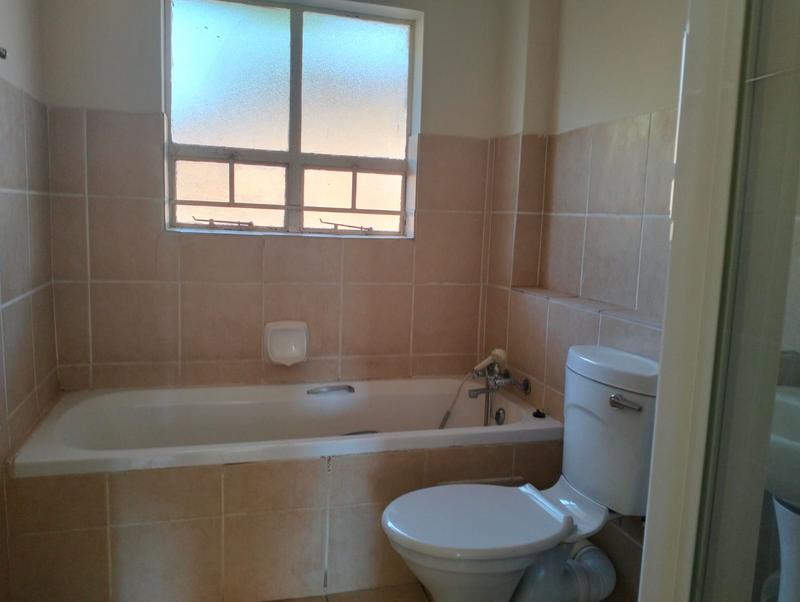 To Let 1 Bedroom Property for Rent in Karenpark Gauteng