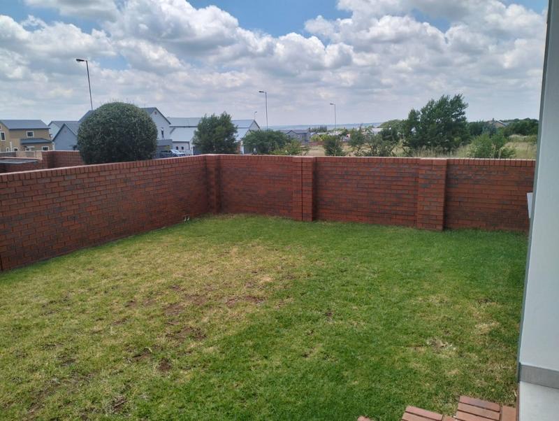 To Let 3 Bedroom Property for Rent in Louwlardia Gauteng