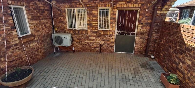 2 Bedroom Property for Sale in Clarina Gauteng