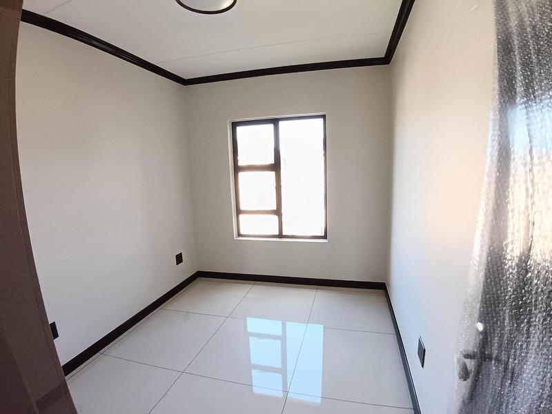 To Let 2 Bedroom Property for Rent in Blue Hills Gauteng