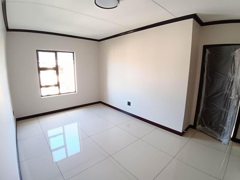 To Let 2 Bedroom Property for Rent in Blue Hills Gauteng