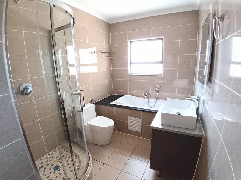 To Let 2 Bedroom Property for Rent in Blue Hills Gauteng