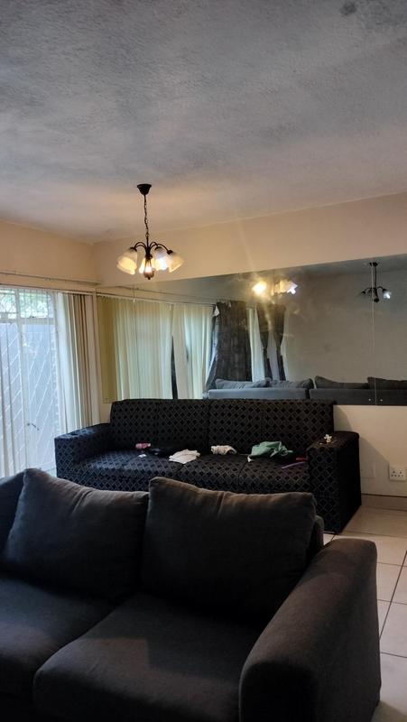2 Bedroom Property for Sale in Kew Gauteng