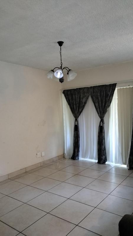 2 Bedroom Property for Sale in Kew Gauteng