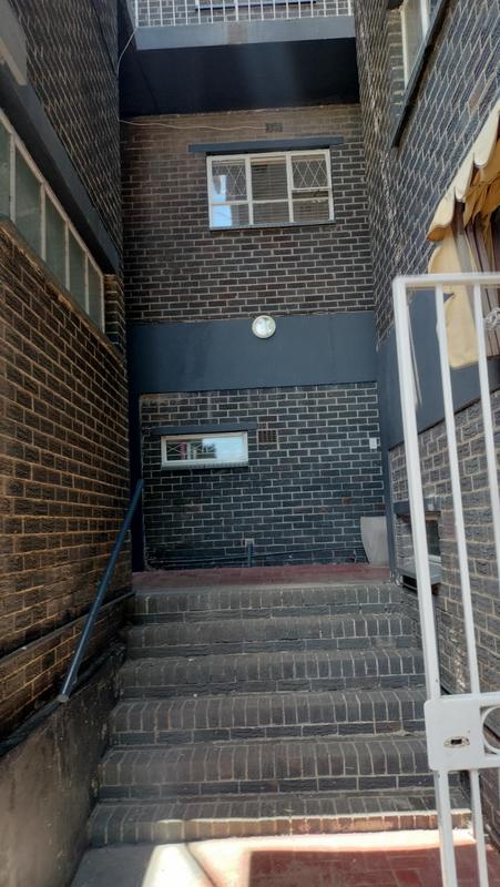 2 Bedroom Property for Sale in Kew Gauteng