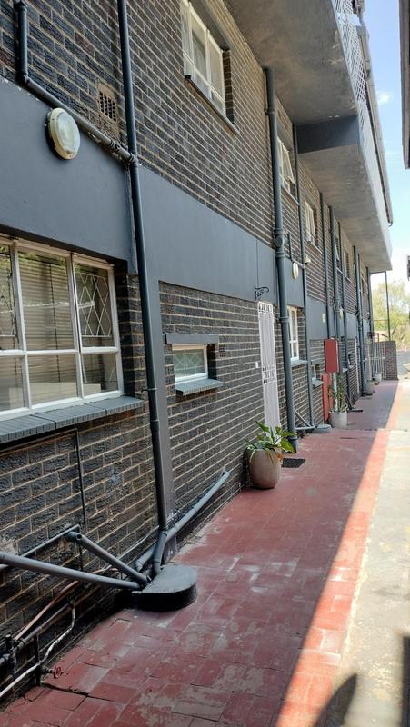 2 Bedroom Property for Sale in Kew Gauteng