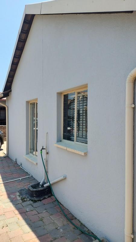 2 Bedroom Property for Sale in Lotus Gardens Gauteng