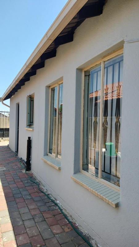 2 Bedroom Property for Sale in Lotus Gardens Gauteng