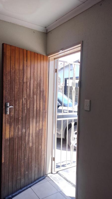 2 Bedroom Property for Sale in Lotus Gardens Gauteng