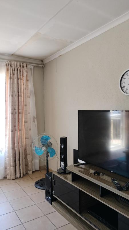 2 Bedroom Property for Sale in Lotus Gardens Gauteng