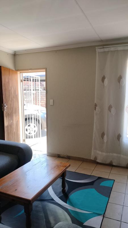 2 Bedroom Property for Sale in Lotus Gardens Gauteng