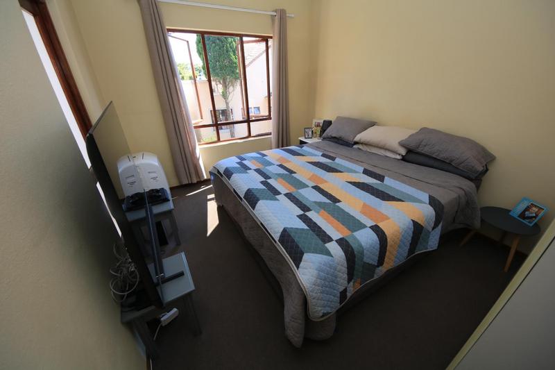 2 Bedroom Property for Sale in Sunninghill Gauteng